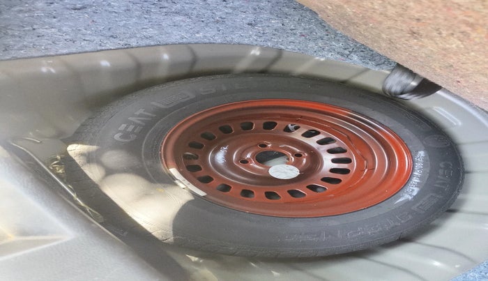 2024 Nissan MAGNITE XL, Petrol, Manual, 6,690 km, tyre