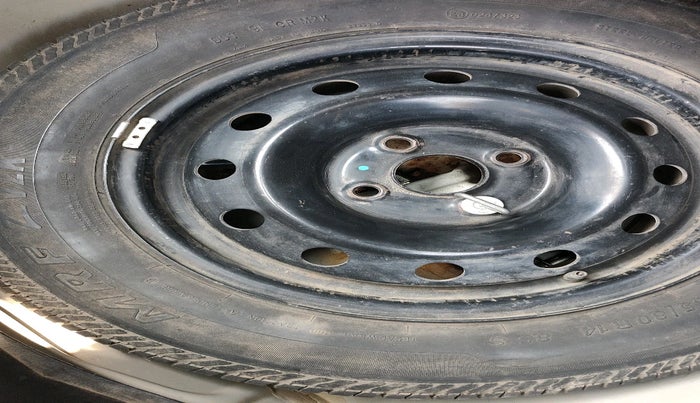 2017 Maruti Swift VXI, Petrol, Manual, 38,011 km, tyre