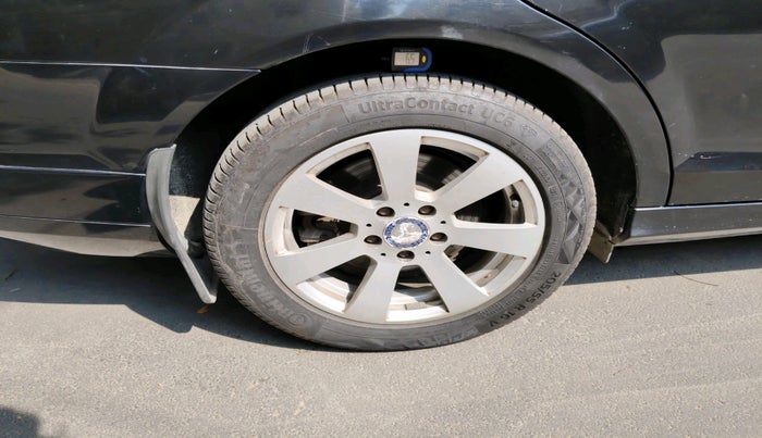 2011 Mercedes Benz C Class C 200 CGI ELEGANCE, Petrol, Automatic, 31,142 km, tyre