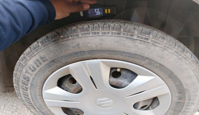 2015 Maruti Swift VXI, Petrol, Manual, 1,18,897 km, tyre