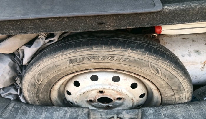 2013 Maruti Wagon R 1.0 VXI, CNG, Manual, 99,715 km, tyre