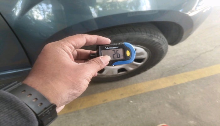 2015 Renault Duster RXL PETROL, Petrol, Manual, 52,359 km, tyre