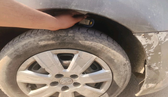 2013 Volkswagen Vento TRENDLINE 1.6, Petrol, Manual, 93,879 km, tyre