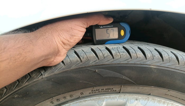 2020 Hyundai AURA S 1.2 CNG, CNG, Manual, 1,42,352 km, tyre