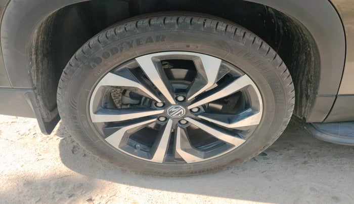 2024 MG HECTOR PLUS SHARP PRO 1.5 PETROL TURBO CVT 7 STR, Petrol, Automatic, 15,546 km, tyre