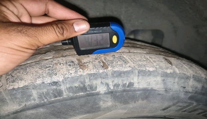 2023 Mahindra XUV300 W6 1.5 Sunroof Diesel, Diesel, Manual, 55,453 km, tyre