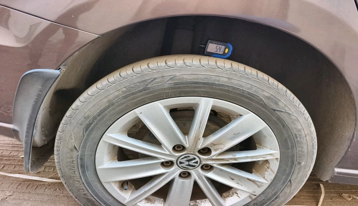 2016 Volkswagen Vento HIGHLINE DIESEL 1.5, Diesel, Manual, 99,981 km, tyre