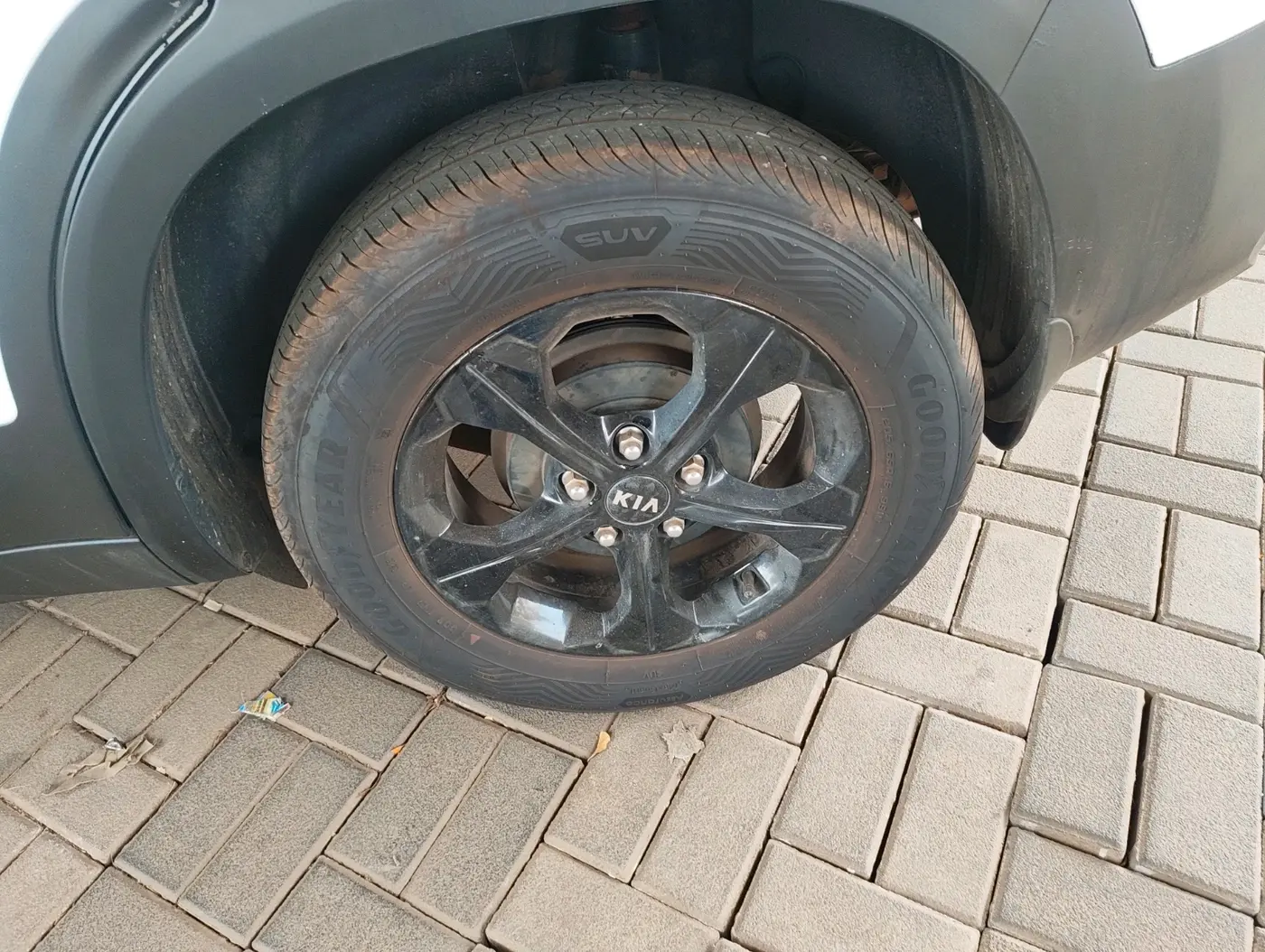 2020 KIA SELTOS HTK 1.5 PETROL, Petrol, Manual, 1,33,066 km, tyre