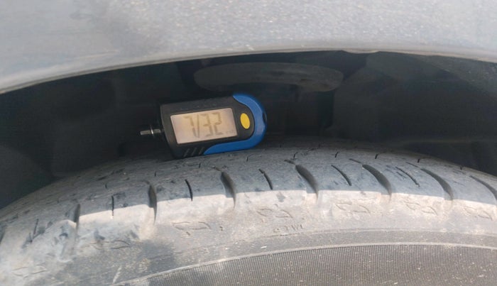 2017 Ford Ecosport TITANIUM + 1.5L DIESEL, Diesel, Manual, 1,74,412 km, tyre