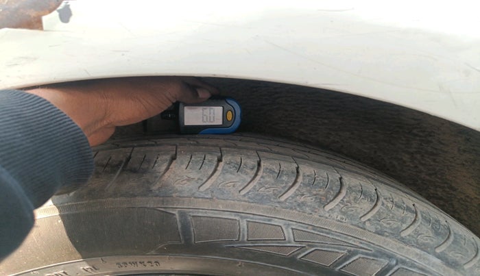 2017 Ford Ecosport TREND 1.5L PETROL, CNG, Manual, 1,31,240 km, tyre