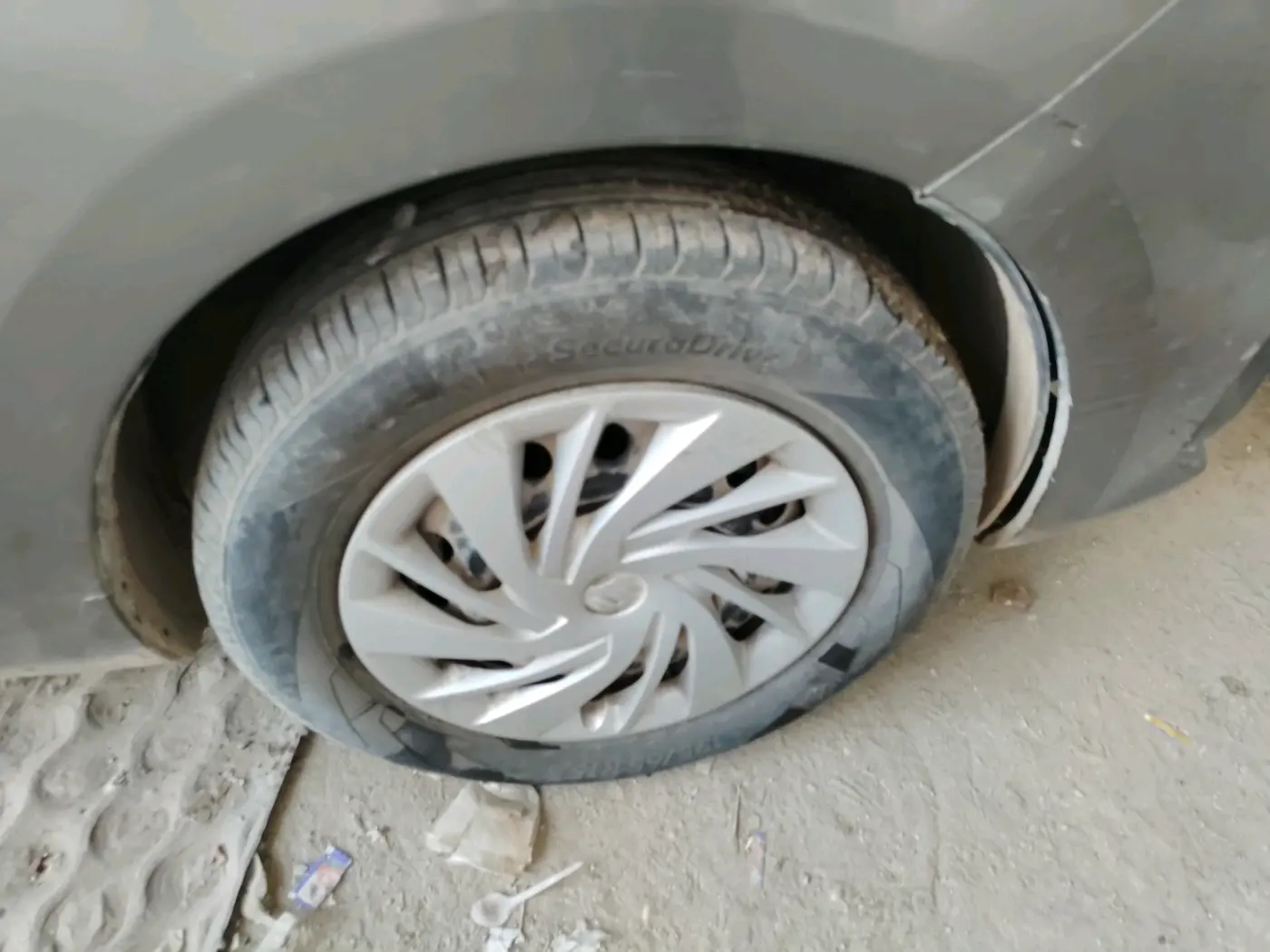 2020 Maruti Ertiga VXI CNG, CNG, Manual, 1,49,838 km, tyre