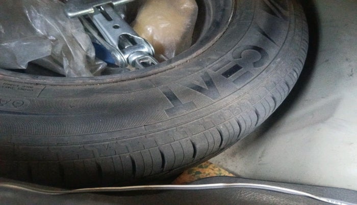 2013 Maruti Swift Dzire VXI, CNG, Manual, 44,790 km, tyre