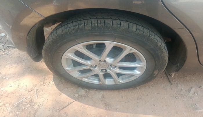 2019 Maruti Swift ZXI AMT, Petrol, Automatic, 79,104 km, tyre