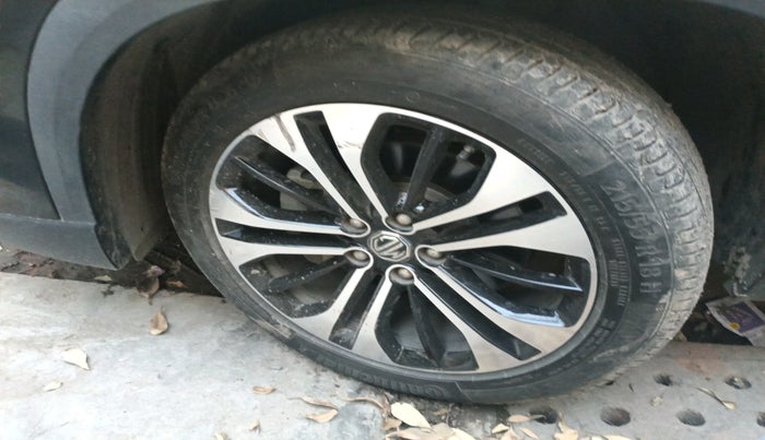 2021 MG HECTOR PLUS SHARP 1.5 PETROL TURBO CVT 6-STR, Petrol, Automatic, 21,266 km, tyre