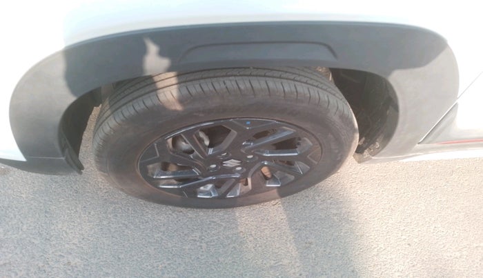 2024 Maruti FRONX ZETA 1.0L TURBO 6 AT, Petrol, Automatic, 866 km, tyre