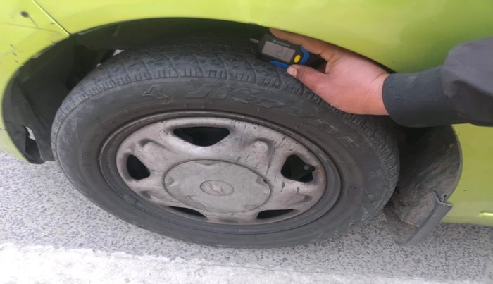 2011 Chevrolet Beat LS PETROL, Petrol, Manual, 1,54,653 km, tyre