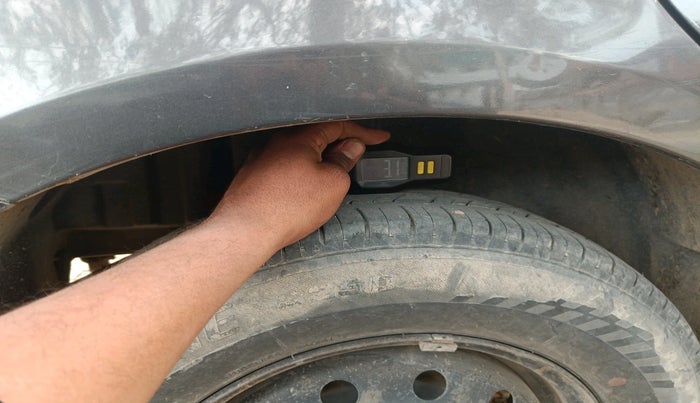 2017 Maruti Swift VXI, Petrol, Manual, 90,223 km, tyre