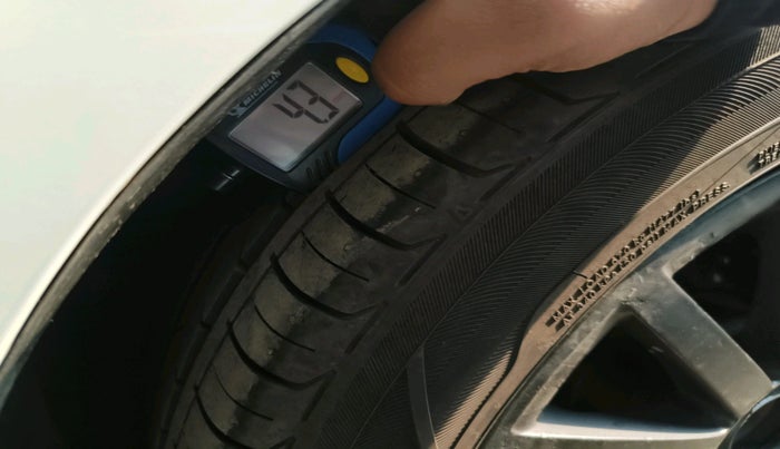 2012 Honda Civic 1.8L I-VTEC V AT SUNROOF, Petrol, Automatic, 61,943 km, tyre