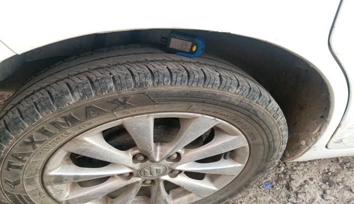 2015 Maruti Ertiga ZDI, Diesel, Manual, 1,07,074 km, tyre