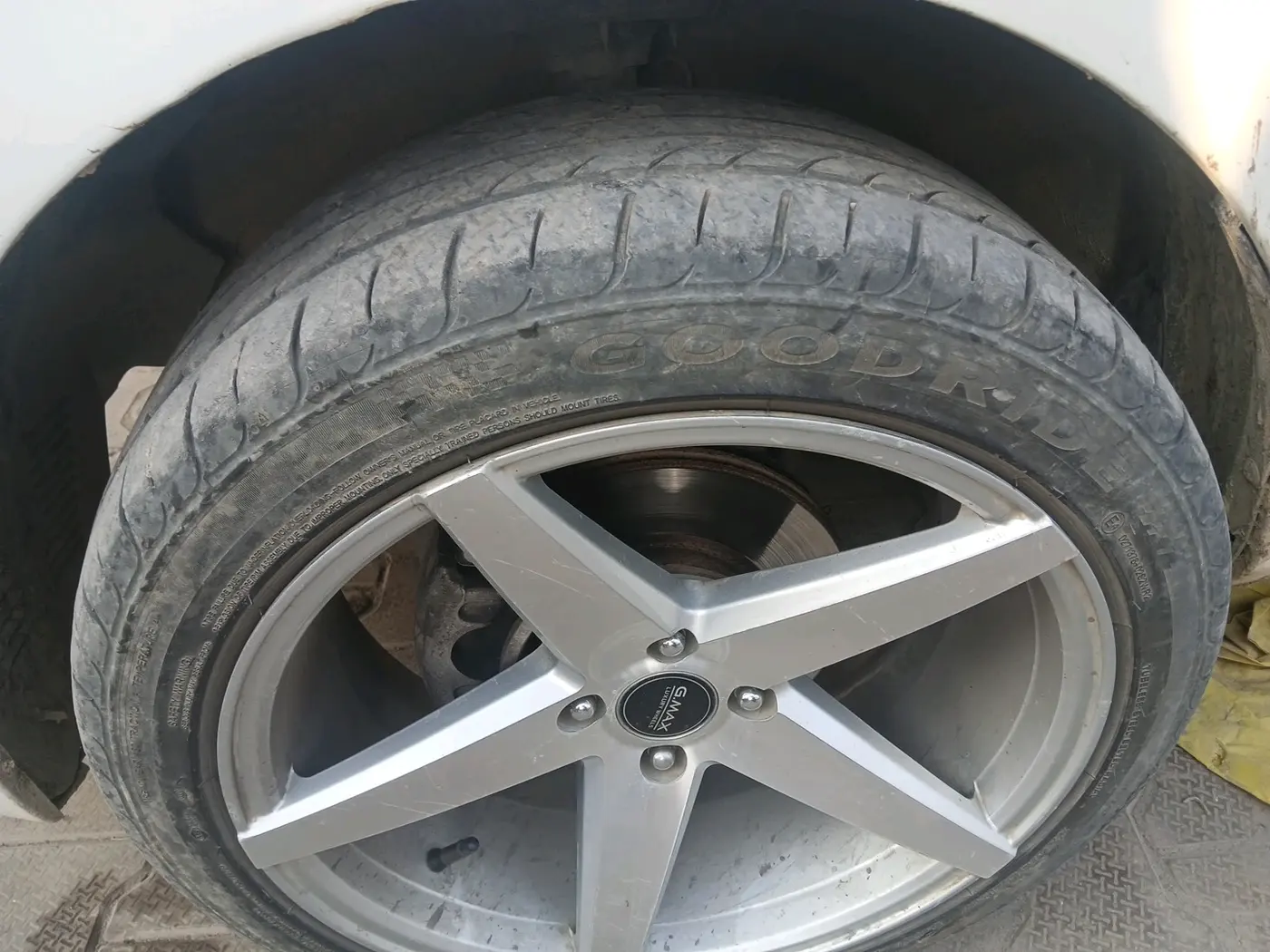 2012 Hyundai i20 MAGNA 1.4 CRDI, Diesel, Manual, 2,00,712 km, tyre