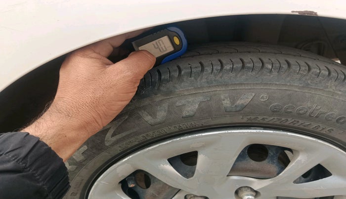 2017 Hyundai Grand i10 SPORTZ 1.2 KAPPA VTVT, Petrol, Manual, 1,58,621 km, tyre