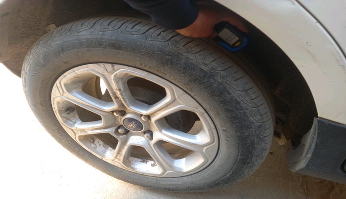 2021 Ford Ecosport TITANIUM + SE 1.5L DIESEL, Diesel, Manual, 1,34,356 km, tyre