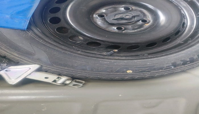 2017 Maruti Baleno DELTA PETROL 1.2, Petrol, Manual, 50,466 km, tyre