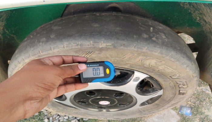 2014 Mahindra Bolero SLX BS IV, Diesel, Manual, 1,85,818 km, tyre