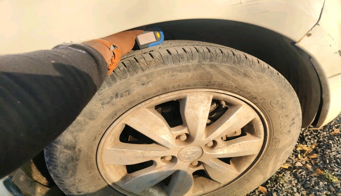 2014 Hyundai i20 ASTA 1.4 CRDI, Diesel, Manual, 1,01,464 km, tyre