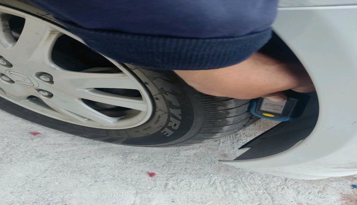 2014 Honda Brio VX AT, Petrol, Automatic, 23,168 km, tyre