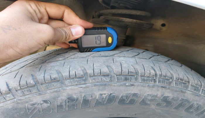 2014 Maruti Swift VDI, Diesel, Manual, 1,03,603 km, tyre