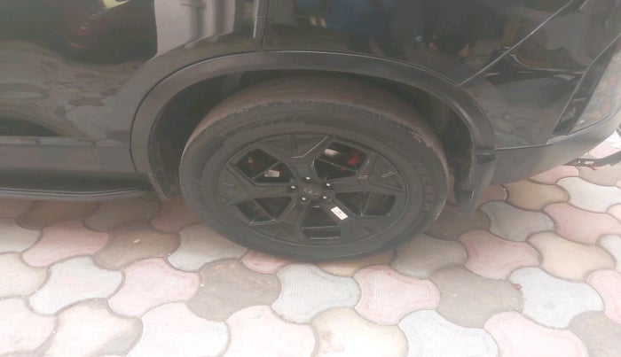 2023 Tata Harrier FEARLESS PLUS DARK EDITION AT, Diesel, Automatic, 41,762 km, tyre