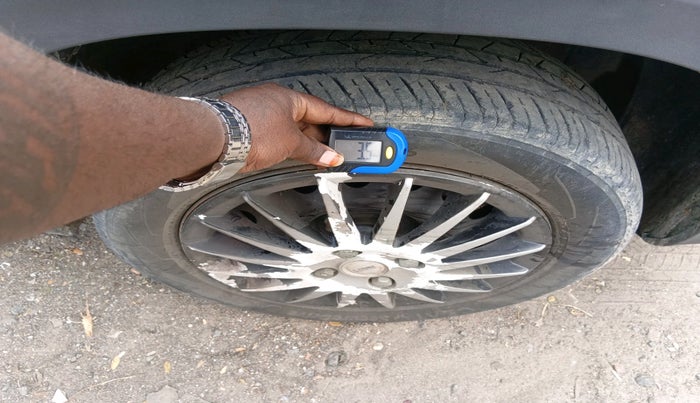 2022 Renault Kiger RXL MT, Petrol, Manual, 32,790 km, tyre