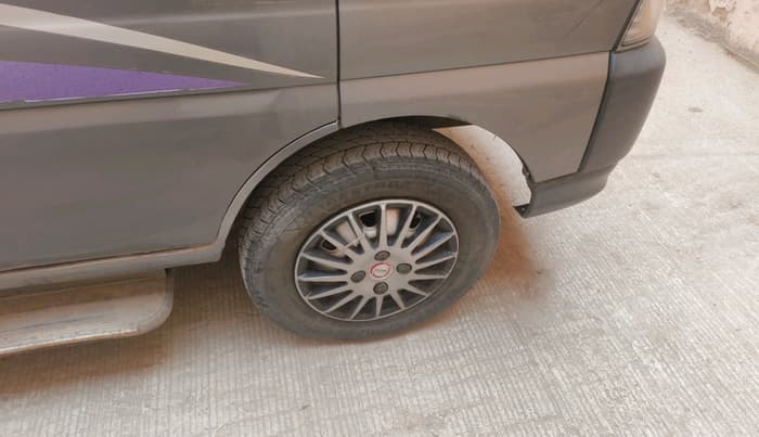 2016 Maruti Eeco 5 STR WITH A/C+HTR, Petrol, Manual, 62,500 km, tyre