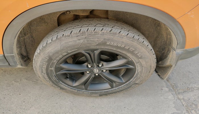 2019 Tata Harrier XZ 2.0L, Diesel, Manual, 56,376 km, tyre