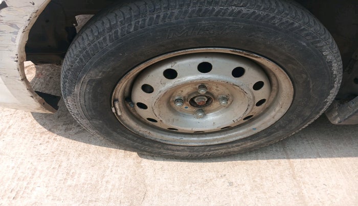 2012 Maruti Swift Dzire LXI, Petrol, Manual, 35,000 km, tyre