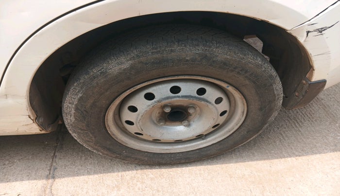 2012 Maruti Swift Dzire LXI, Petrol, Manual, 35,000 km, tyre