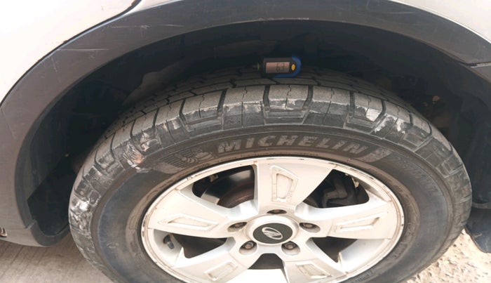 2013 Mahindra XUV500 W8, Diesel, Manual, 1,18,115 km, tyre