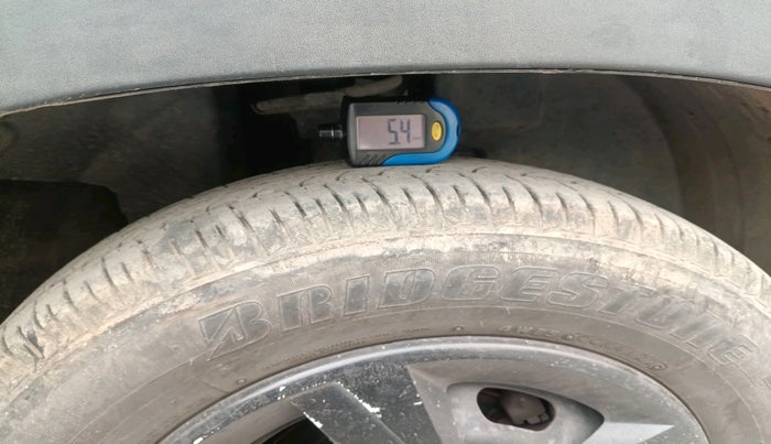 2018 Renault Kwid RXT 1.0 AMT, Petrol, Automatic, 71,382 km, tyre