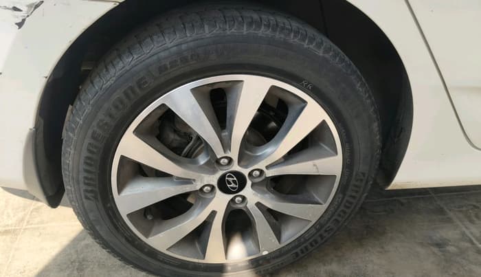 2014 Hyundai Verna FLUIDIC 1.6 VTVT SX, Petrol, Manual, 48,300 km, tyre