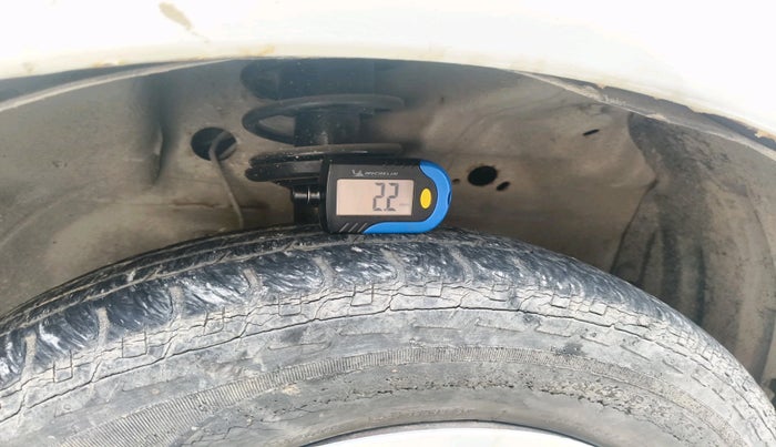 2016 Maruti Wagon R 1.0 VXI, CNG, Manual, 73,982 km, tyre