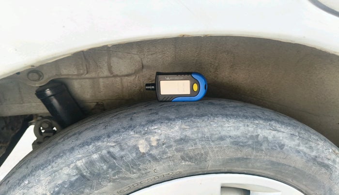 2016 Maruti Wagon R 1.0 VXI, CNG, Manual, 73,982 km, tyre