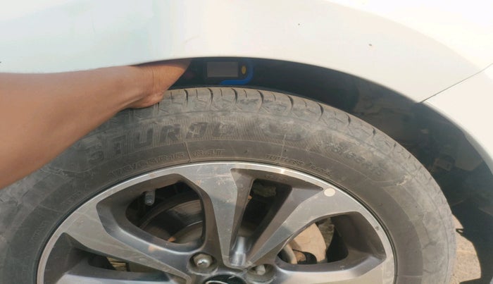 2016 Hyundai Xcent SX 1.2 (O), Petrol, Manual, 1,37,091 km, tyre