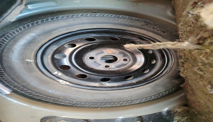 2011 Maruti Swift VXI, Petrol, Manual, 90,557 km, tyre