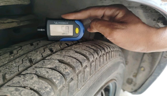 2011 Maruti Swift VXI, Petrol, Manual, 90,557 km, tyre