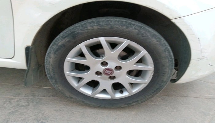 2012 Fiat Grand Punto EMOTION PACK 1.3, Diesel, Manual, 1,19,797 km, tyre