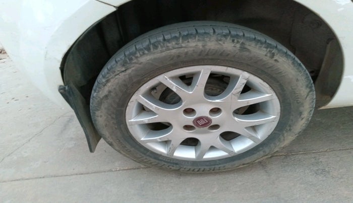 2012 Fiat Grand Punto EMOTION PACK 1.3, Diesel, Manual, 1,19,797 km, tyre