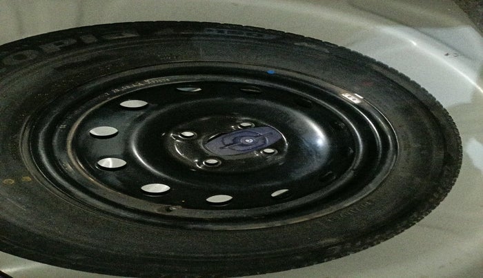 2020 Maruti Swift VXI, Petrol, Manual, 56,180 km, tyre