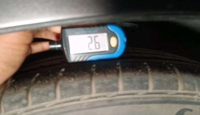 2018 Maruti Ciaz ALPHA 1.5 SHVS PETROL, Petrol, Manual, 71,642 km, tyre