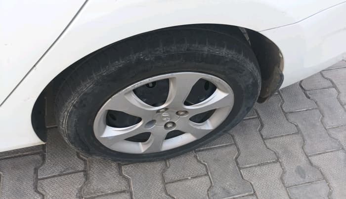 2012 Hyundai Verna FLUIDIC 1.4 CRDI, Diesel, Manual, 65,009 km, tyre
